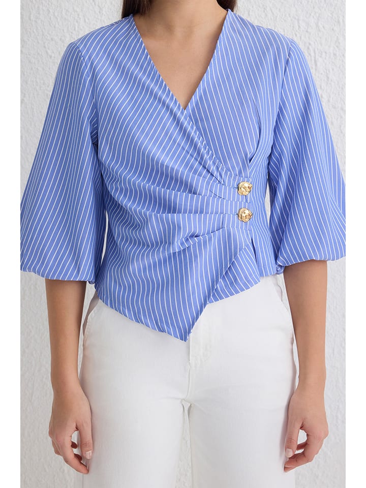 trendyol Bluse in Blau/ Weiß - 38