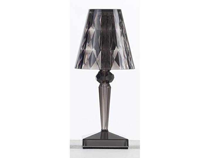Kartell Battery\, Lampe de Table\, Fumè Batterie est l'abat-jour emblématique dalle dimensionnel contenute\, réalisée en PMMA transparent\, la grande innovation est