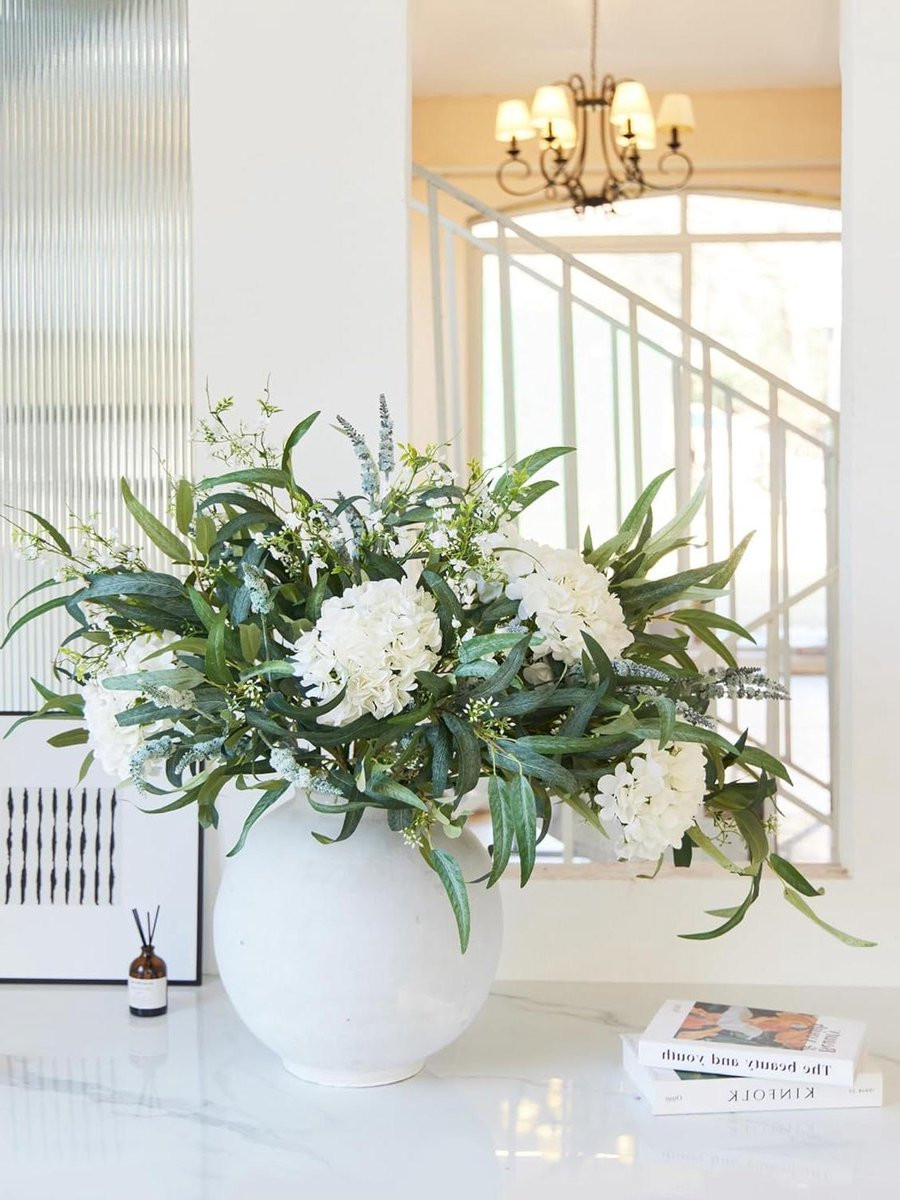 Set van 13 witte kunsthortensia boeketten van zijden bloemen voor bruiloftdecoratie