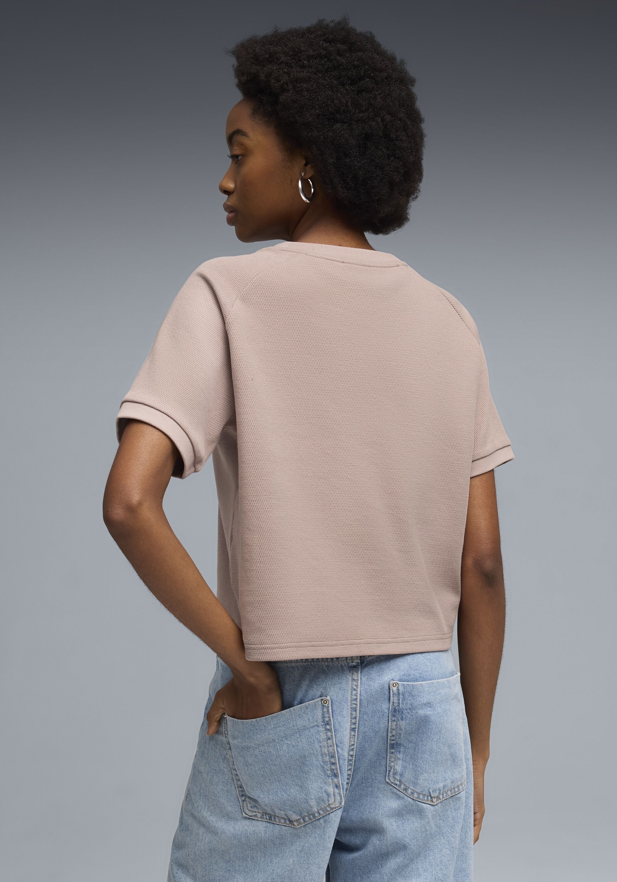 T-Shirt PUMA "CLASS RELAXED PINNACLE TEE", Damen, Gr. S, sandstone, Netz, Obermaterial: 60% Baumwolle, 40% Polyester, unifarben, relaxed fit normal, Shirts T-Shirt, Kurzarm, für sportliche Aktivitäten sandstone S