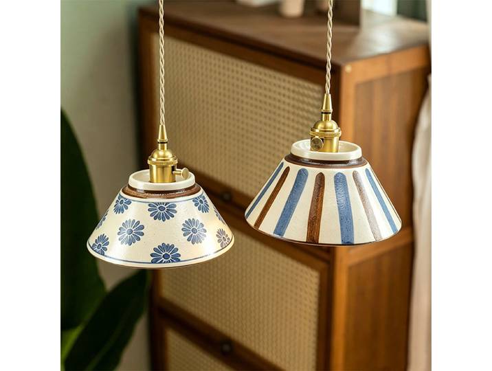 Lampe suspendue en céramique émaillée colorée, style chinois rétro, thème salle de thé, bleu et blanc, style ancien chinois, ambiance nostalgique pour salle à manger d'hôtel familial