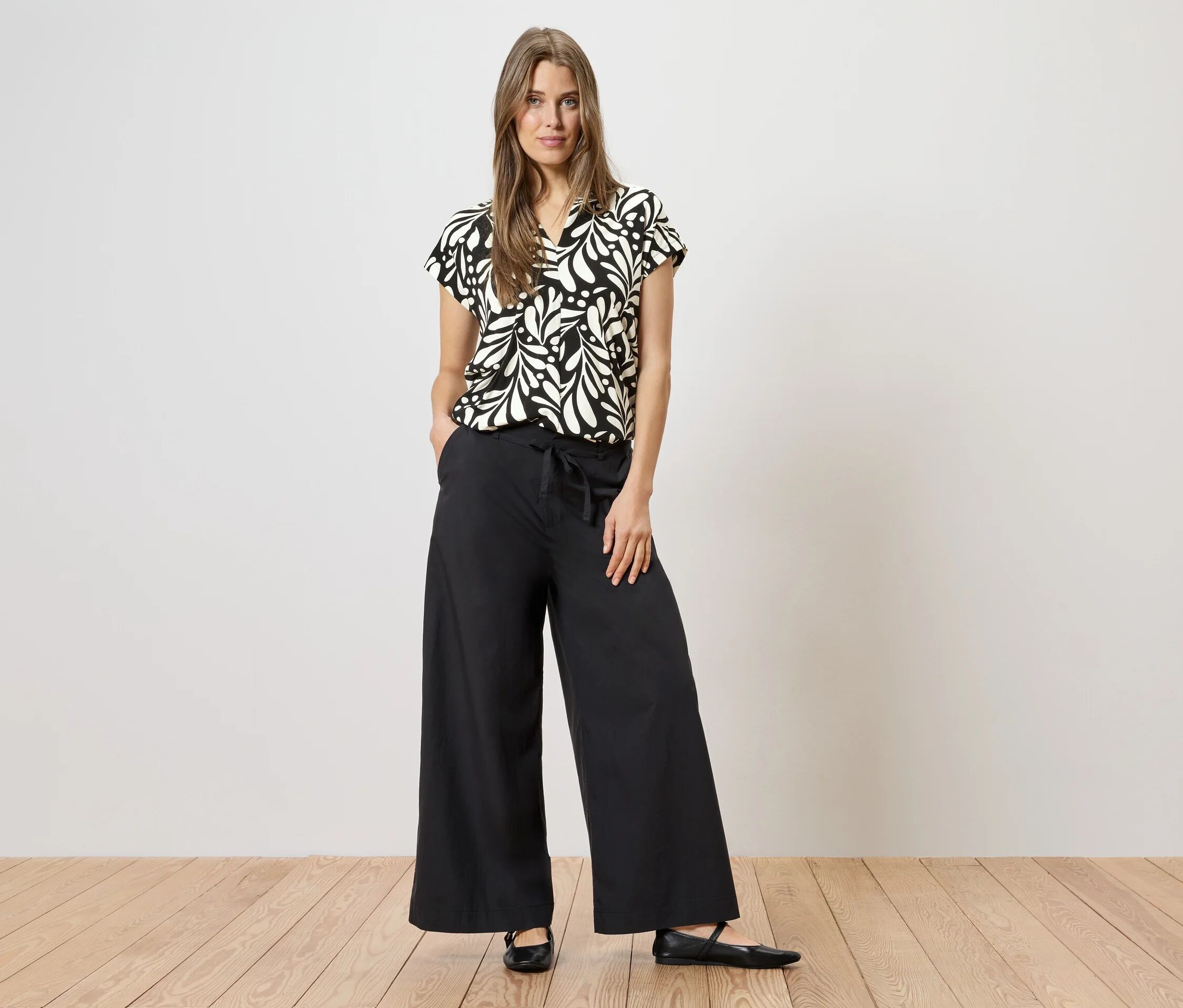 Tchibo - Webhose mit weitem Bein - Damen - Gr. 40 - schwarz