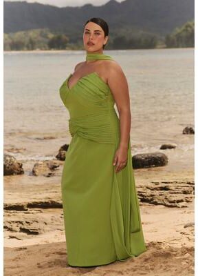 Plus Size Women's Train Detail Strapless Gown by ELOQUII in Peridot (Size 16)