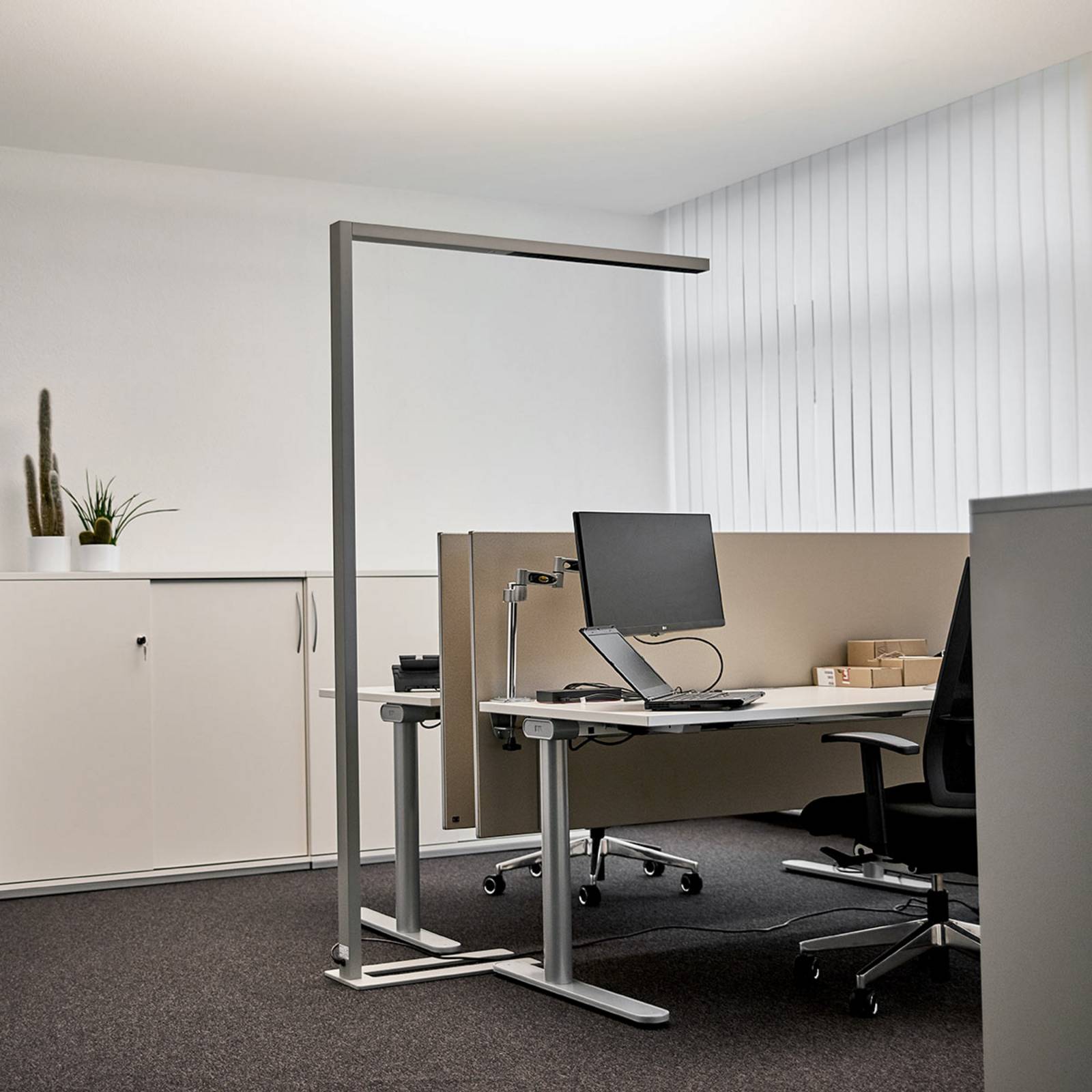 Stehlampe Jolinda Arcchio, dimmbar, alu / grau / zink, für Arbeitszimmer / Büro, Aluminium, Modern
