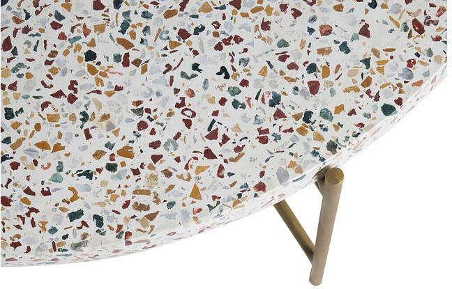Miliboo Runder Couchtisch aus Terrazzo und goldfarbenes Metall D81 cm MEZZO