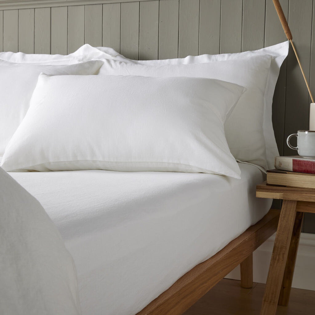 17 Stories Syvester Linen Blend Standard Fitted Sheet White Double (4'6)