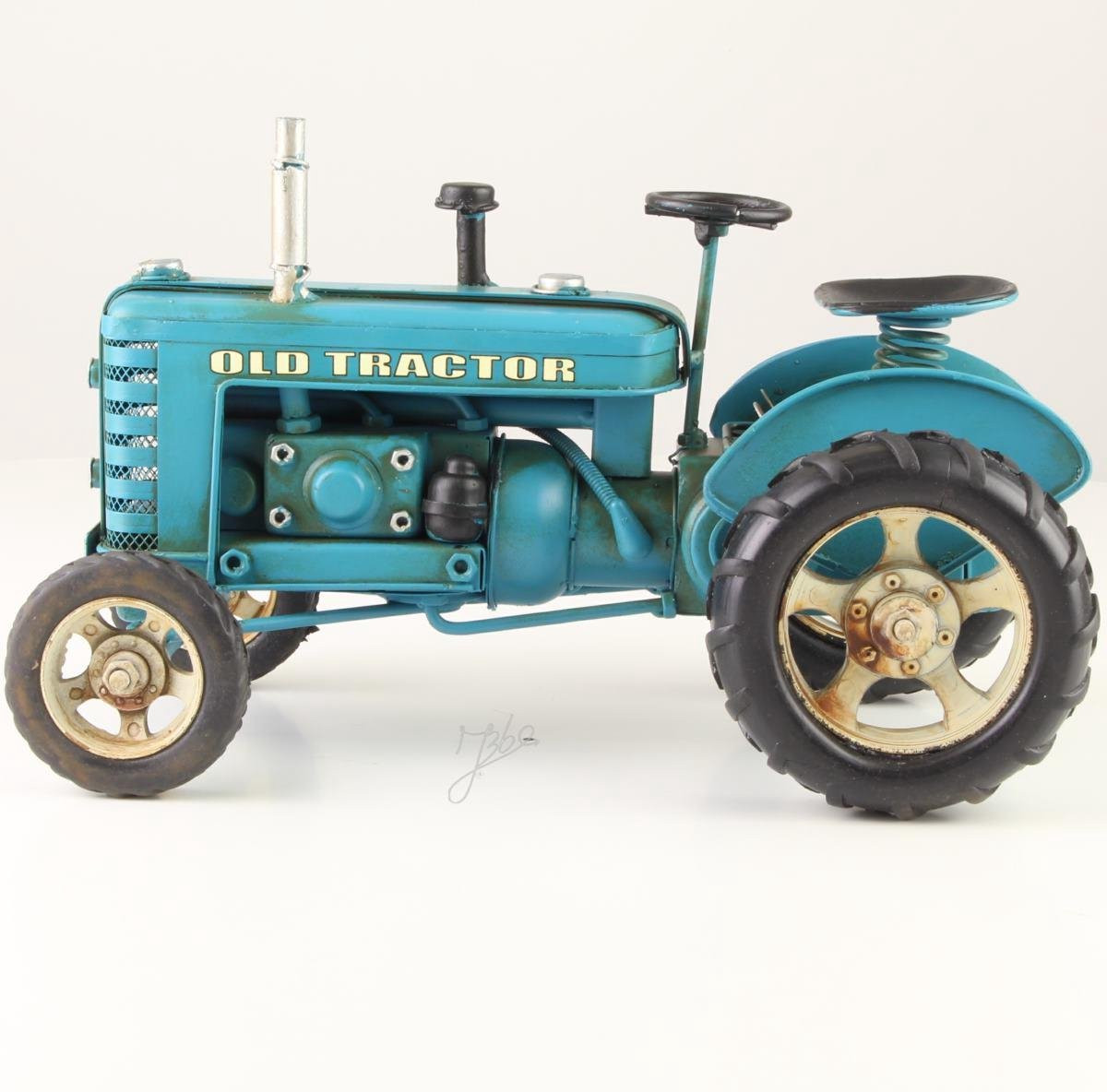 MadDeco Decoratieve Blikken Tractor in Lichtblauw voor op Tafel