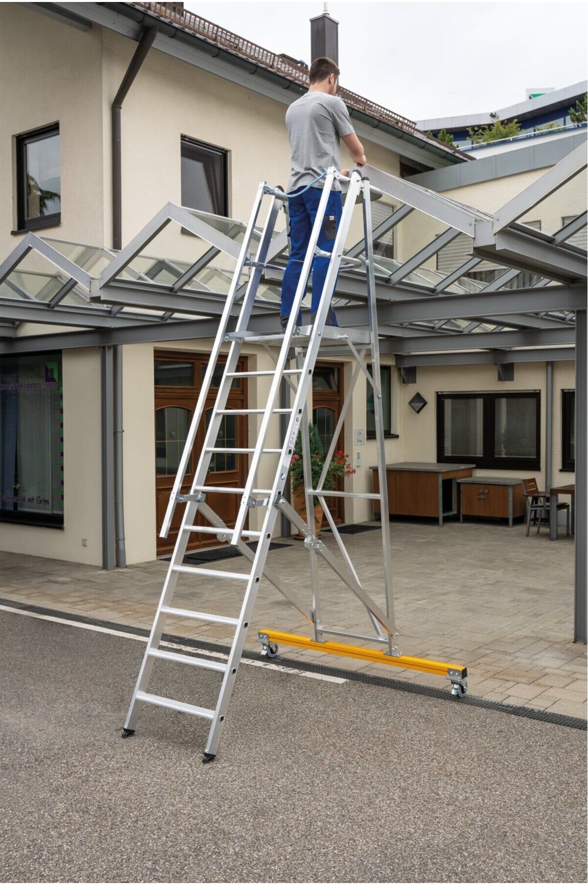 MUNK Aluminium-Podestleiter fahrbar klappbar 5 Stufen (052305)