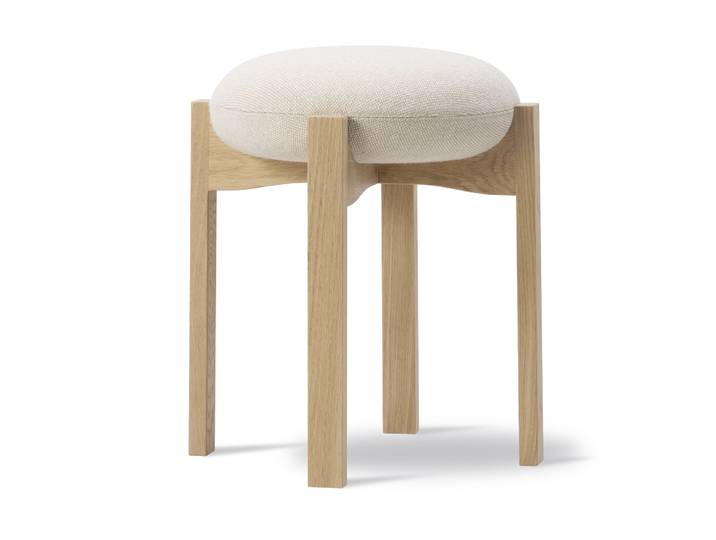 Fredericia Furniture Pioneer runder Hocker niedrig Hallingdal 200-lackierte Eiche