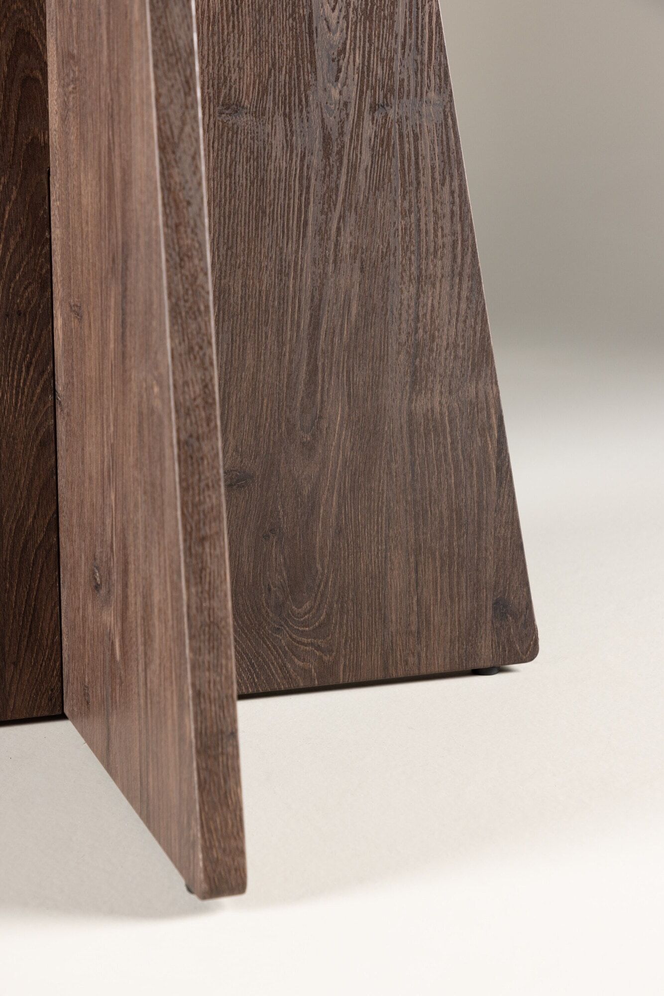 Esstisch VENTURE HOME "Bootcut, runder Esstisch, charakterstark, Ø 110 cm", braun (mocca, mocca), B:110cm H:75cm T:110cm, Tische, Esstisch, Esszimmertisch, MDF, einheitliche Lackierung, rund, modern, gesellig mocca, mocca B/H/T: 110cm x 75cm x 110cm