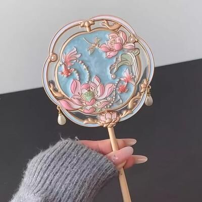 Fusion Finds Beijing Souvenir Handheld Makeup Mirror Heart Shaped Portable Vanity Travel Gift b Style