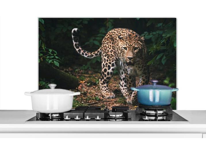 KitchenYeah - Spatscherm keuken - Spatscherm - Luipaard - Bos - Bladeren - Dieren - Keuken decoratie - Keuken achterwand - Muurbeschermer - 90x60 cm - Spatwand - Spatscherm gasfornuis