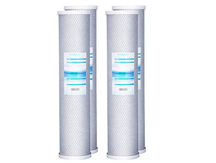 Geekpure 20-Zoll-Kohleblock-Wasserfilter für das ganze Haus, 4,5 x 20 5 Mikron, Ersatzkartuschen reduzieren Chlorgeruch, 4er-Pack