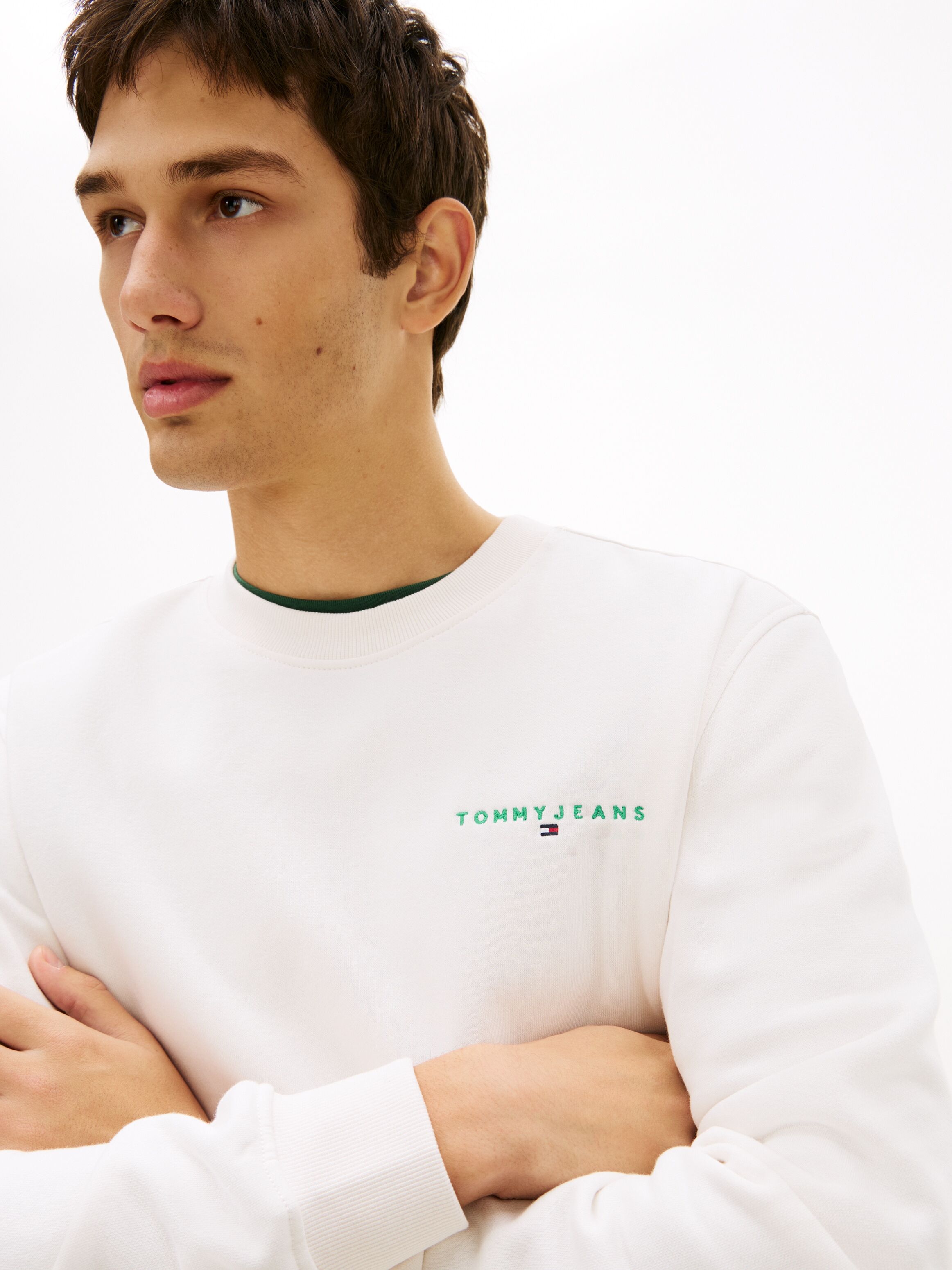 Sweatshirt TOMMY JEANS "TJM REG LINEAR CREW EXT", Herren, Gr. M, weiss (ancient weiß, bahama grün), Sweatware, Obermaterial: 80% Baumwolle, 20% Polyester, normal hüftlang, Rundhals, Rippbündchen, Sweatshirts Sweatshirt, mit Logostickerei ancient weiß, bah
