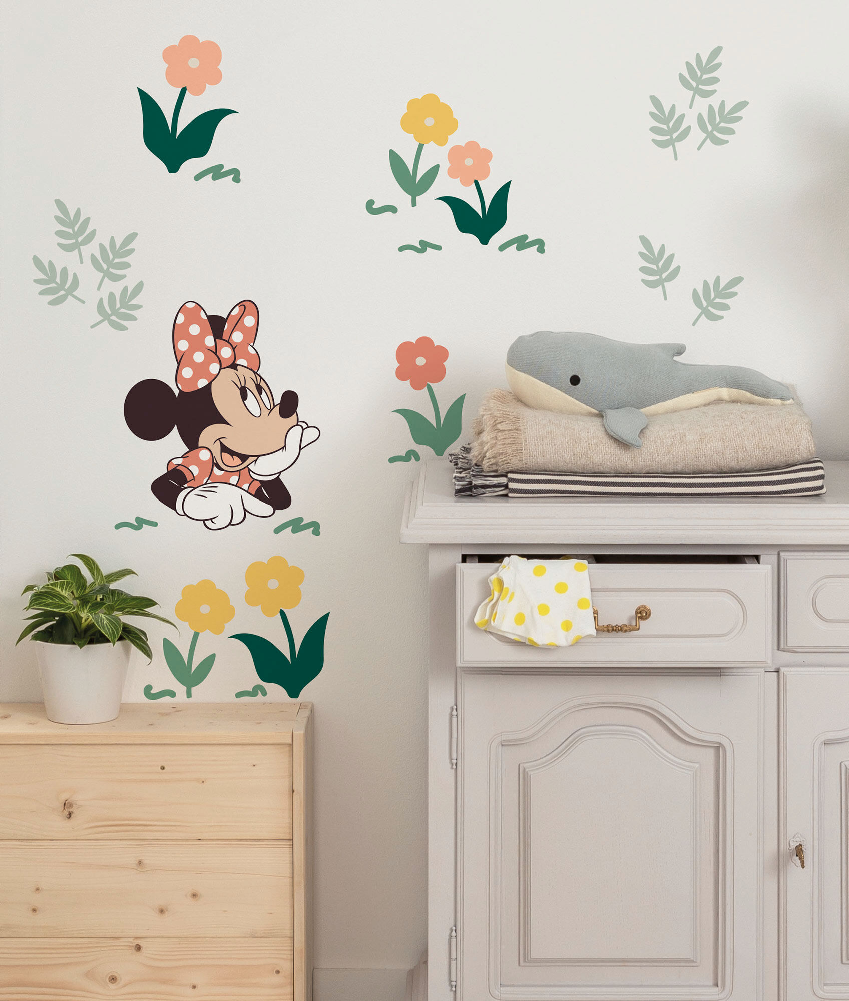 Wandtattoo KOMAR "Disney Minnie Mouse Beauty in Bloom", gelb (gelb,grün,rosa), Disney, Folie, Wandtattoos, Wandtattoo, 50 x 70 cm (Breite x Höhe) - Kinderzimmer, Wandsticker gelb,grün,rosa Disney