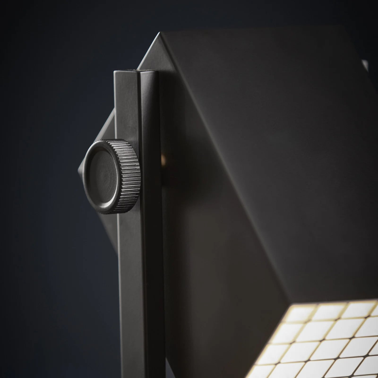 Frandsen BF Quadro Tafellamp Matt Black - Designer Metaal - Hoekig Design