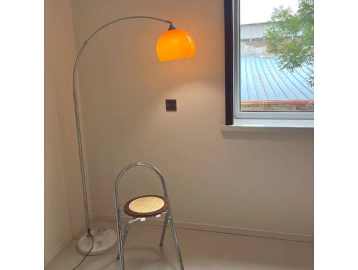 2026 moderne minimaliste salon chambre lampadaire lecture décoration de la maison lit rétractable lampadaire lampe d'ambiance LE