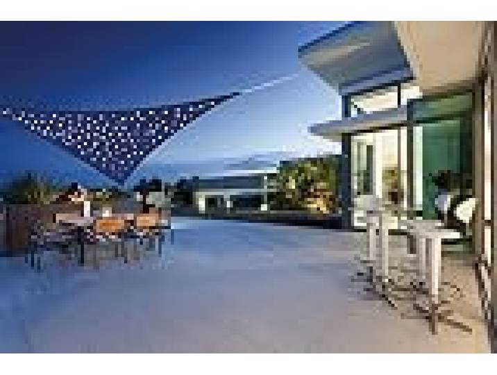 JardiLINE Voile d'ombrage Triangulaire 3.60 m avec LEDs en Ciel étoilé - Coloris Bleu Nuit