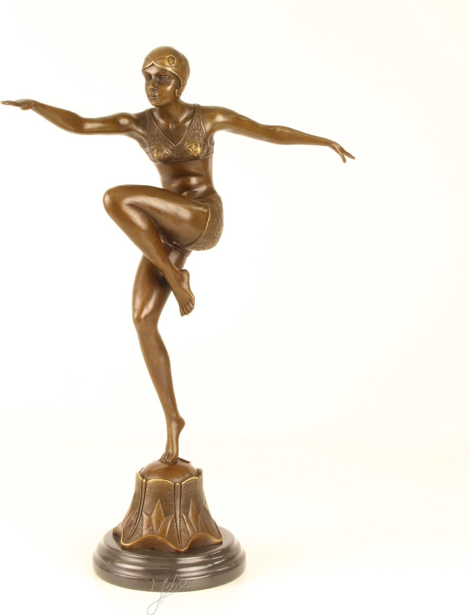 Brons beeldhouwwerk Con Brio, Hoogte: 45,2 cm, Breedte: 14,1 cm, Lengte: 34,9 cm