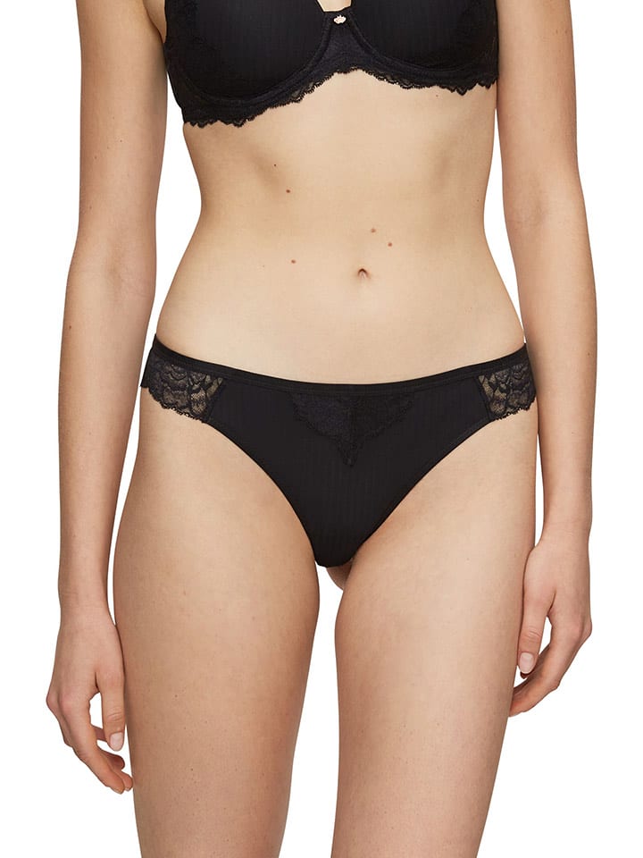 Triumph Slip in Schwarz - 42