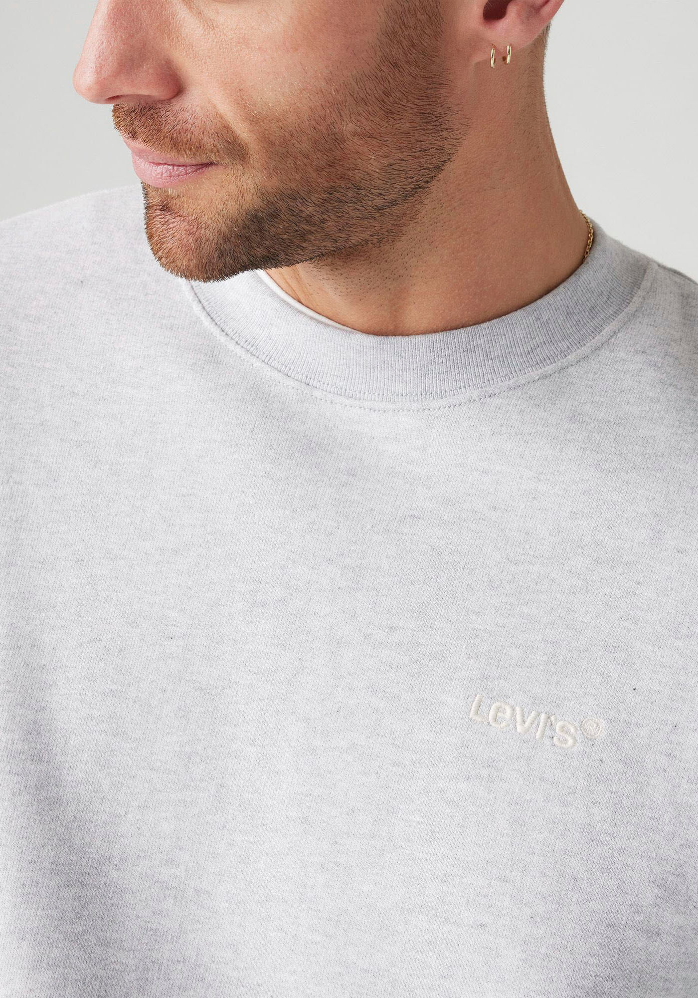 Sweatshirt LEVI'S "AUTHENTIC CREW", Herren, Gr. L, grau (light gray htr bros), Sweatware, Obermaterial: 88% Baumwolle, 12% Polyester, regular fit taillenlang, Rundhals, Sweatshirts Sweatshirt, mit Logostickerei light gray htr bros L