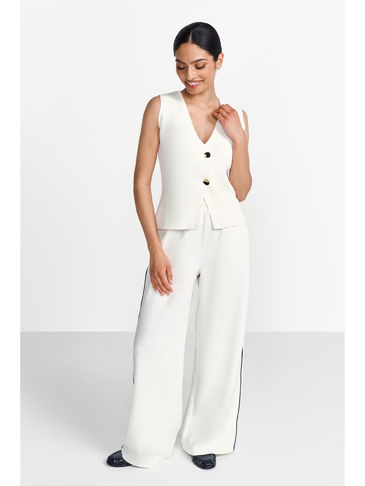 Rich & Royal Cardigan in Creme - M