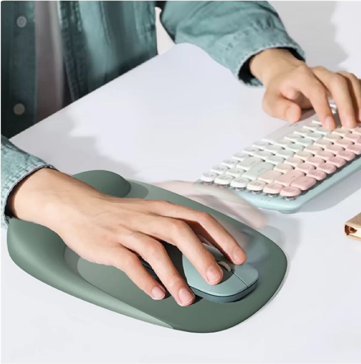 INF Ergonomisches Silikon-Mauspad mit Handgelenkstütze, rutschfeste Lycra-Oberfläche, komfortable Polsterung, mehrere Farben Dunkelgrau