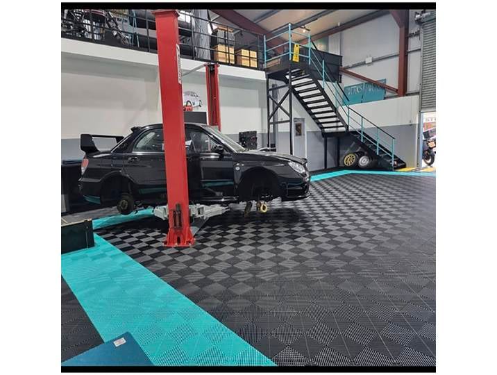 Magasin de travail de magasin de lavage de voiture de carrelage de garage de verrouillage modulaire en plastique