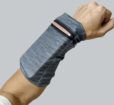 Inspired Finds Black Zipper Wrist Support Storage Bag Sweat Absorbing Wrist Wrap For Fitness light Grey