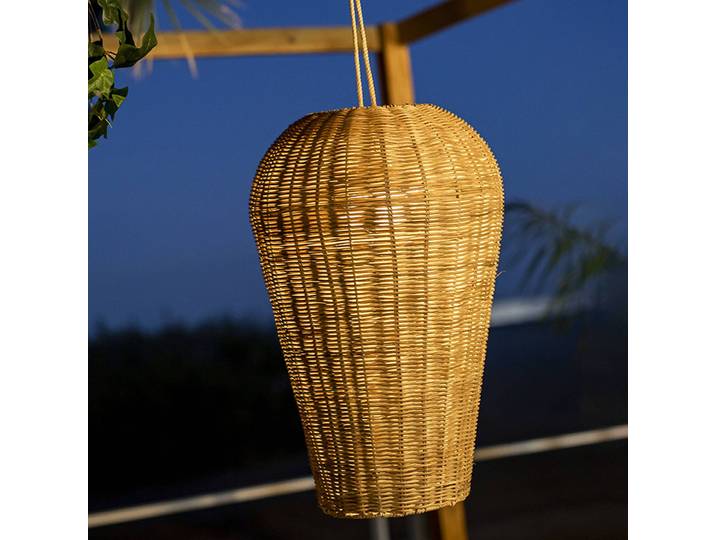 Newgarden Saona LED-Außenhängeleuchte aus Rattan Saona, dimmbar, Holz hell, Holz