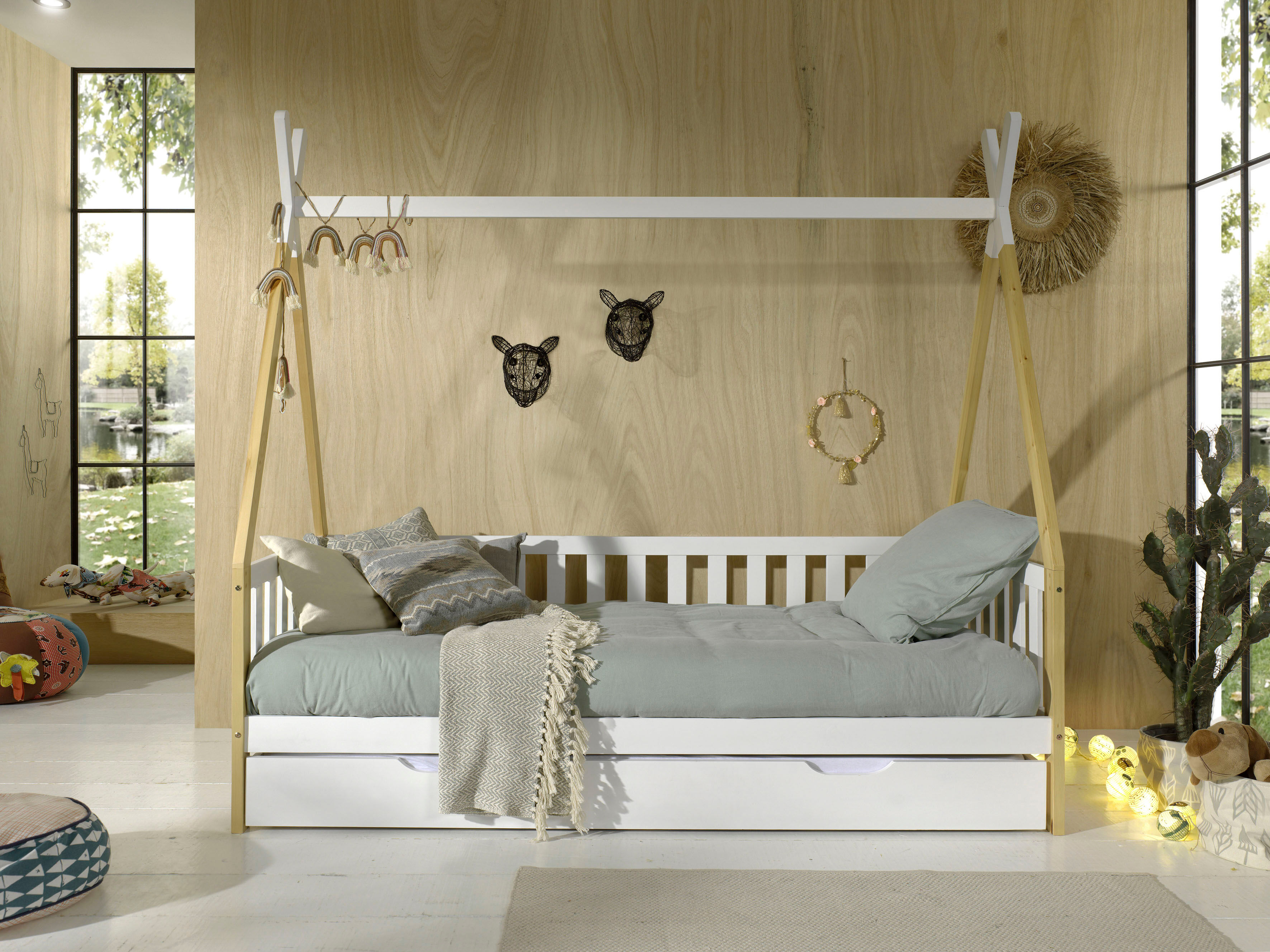 Kinderbett VIPACK "Tipi, mit Querstange in Zelt-Optik, Kiefer massiv", weiss (natur, weiß), B:96cm H:185,1cm L:206cm, Betten, Kinderbett, inklusive Rolllattenrost und wahlweise mit Bettschublade natur, weiß Liegefläche Länge B: 200cm x 90cm, Mit Bettschub