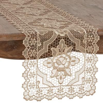 Saro Lifestyle Quatrefoil Vintage Lace Table Runner