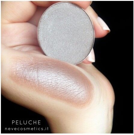neve cosmetics Ombretto Grigio Talpa Peluche
