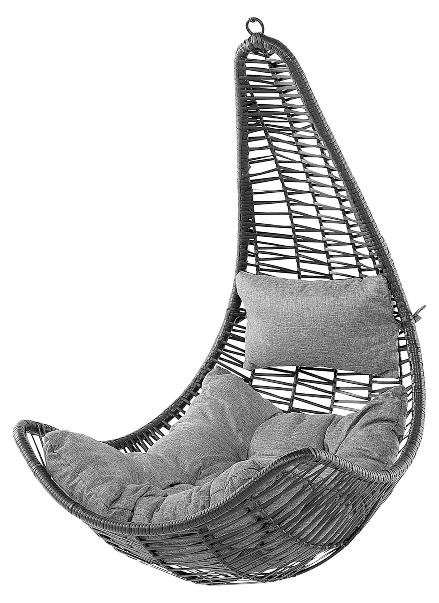 Hängesessel aus schwarzem Rattan mit Sitz- und Kopfkissen im Boho-Stil