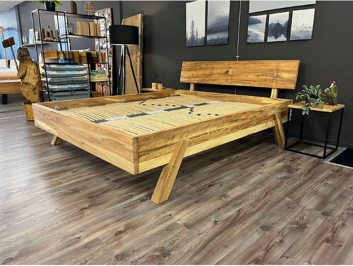 Möbel Specht Massivholzbett Timber Kernbuche (bis 300x220cm Liegefläche), schwebende Optik