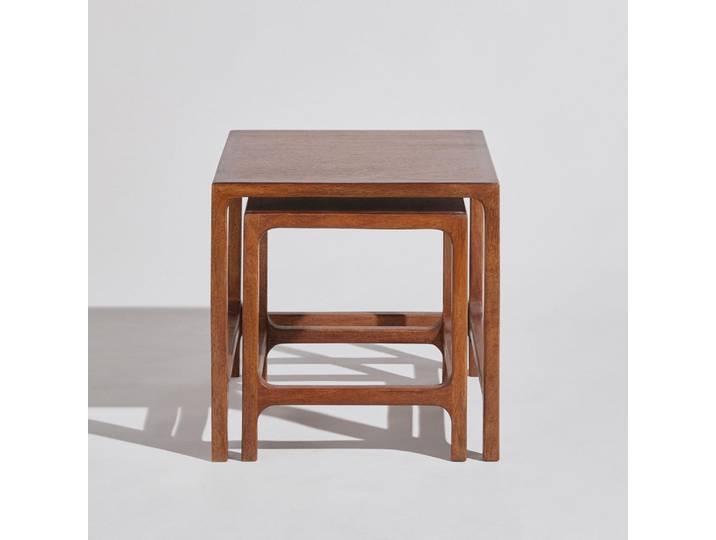 Quadratische Beistelltische aus Holz (x2)