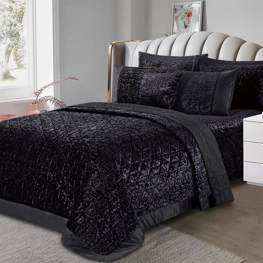 Fairmont Park Velvet Plush Crushed Velvet Quilted Coverlet Set – Soft Microfiber Backing Black UK Super King - DE 260 x 220 cm