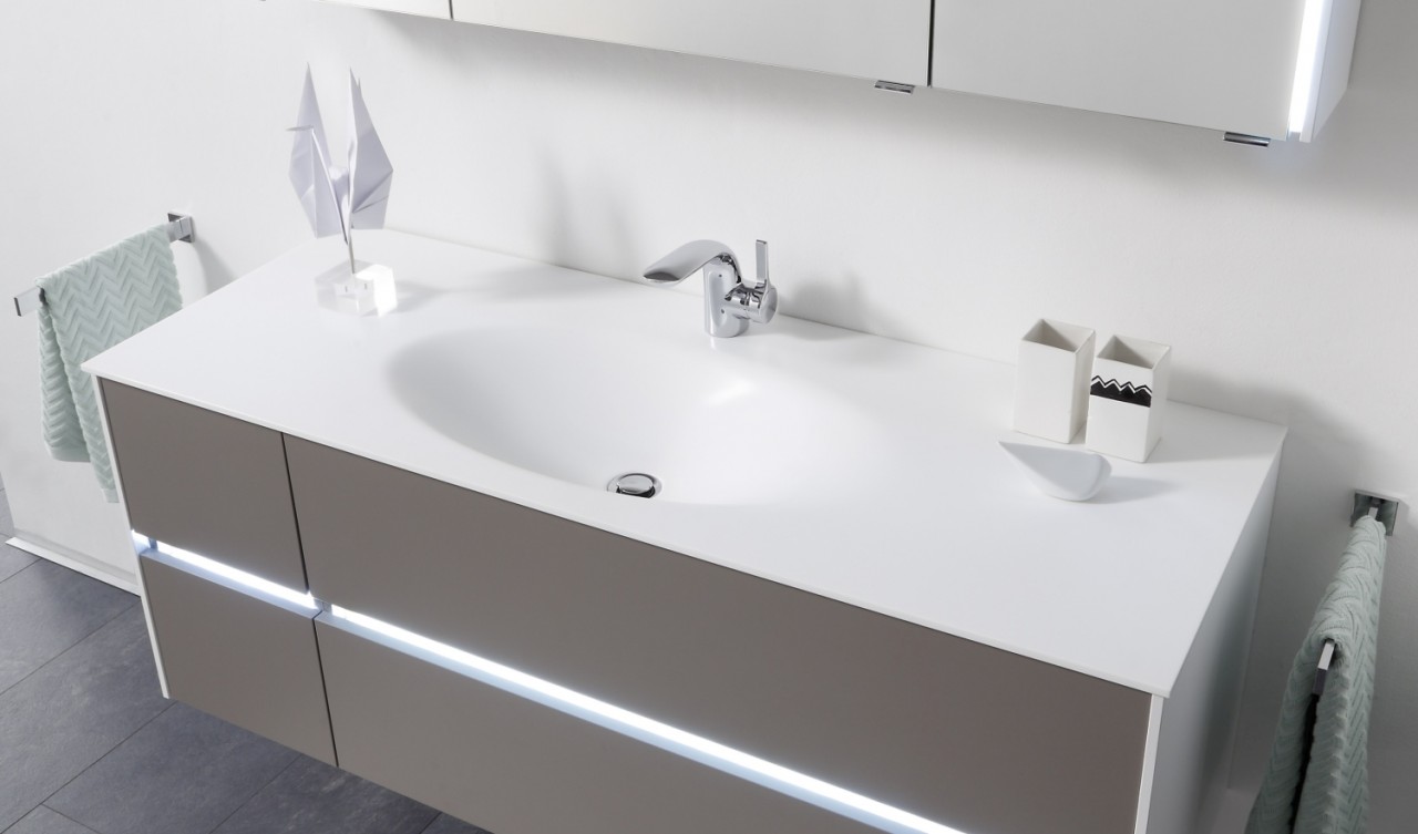 Pelipal Serie 6010 Krion-Waschtisch KWT54-1330-M, B:1330, H:9, T:498mm KWT54-1330-M