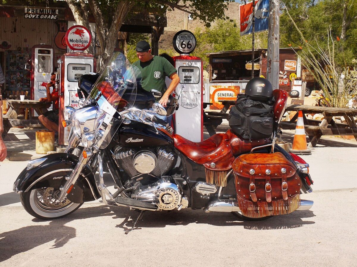 Fototapete PAPERMOON "Motorrad", bunt, B:3m L:2,23m, Vlies, Tapeten, Fototapete