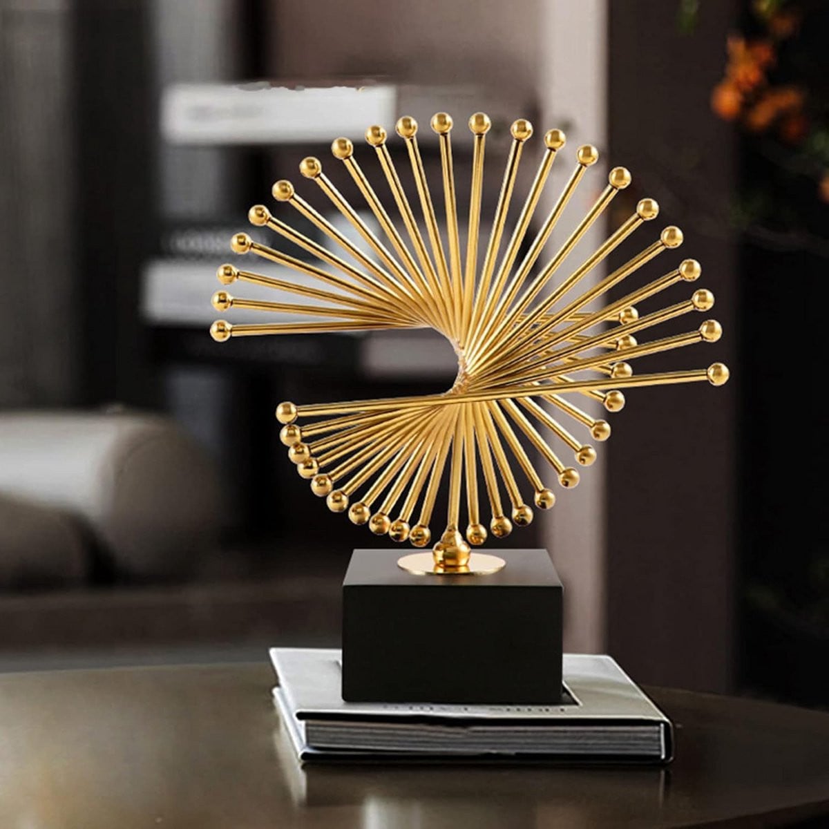 Goudkleurig abstract metalen beeld voor op tafel, 26 x 24 cm