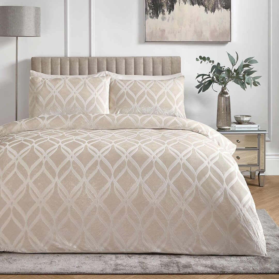 Soiree Geometric Duvet Cover Set with Pillowcases Champagne Super King Duvet Cover + 2 Standard Pillowcases