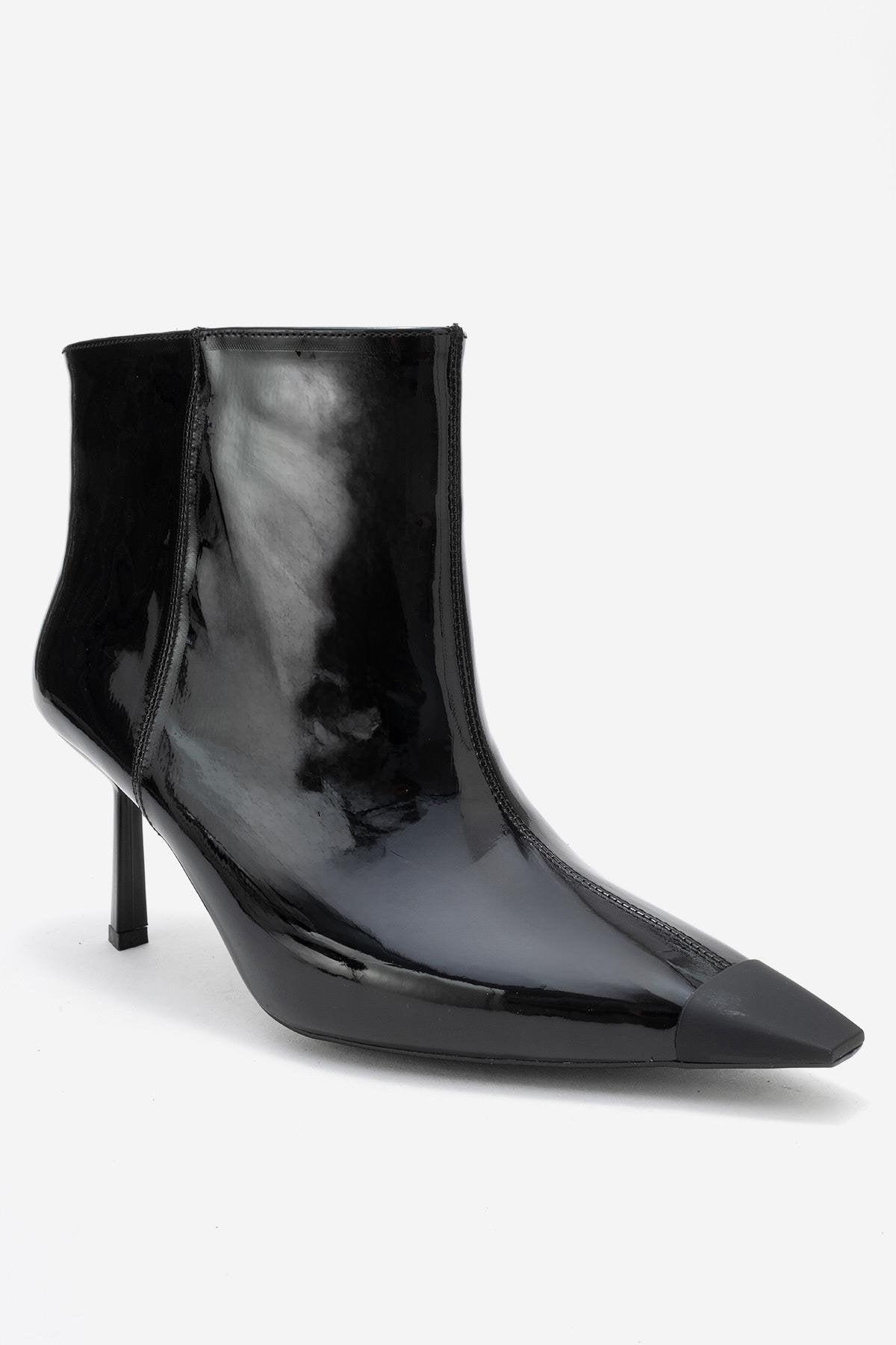 Rassel Spitzer Stiefel