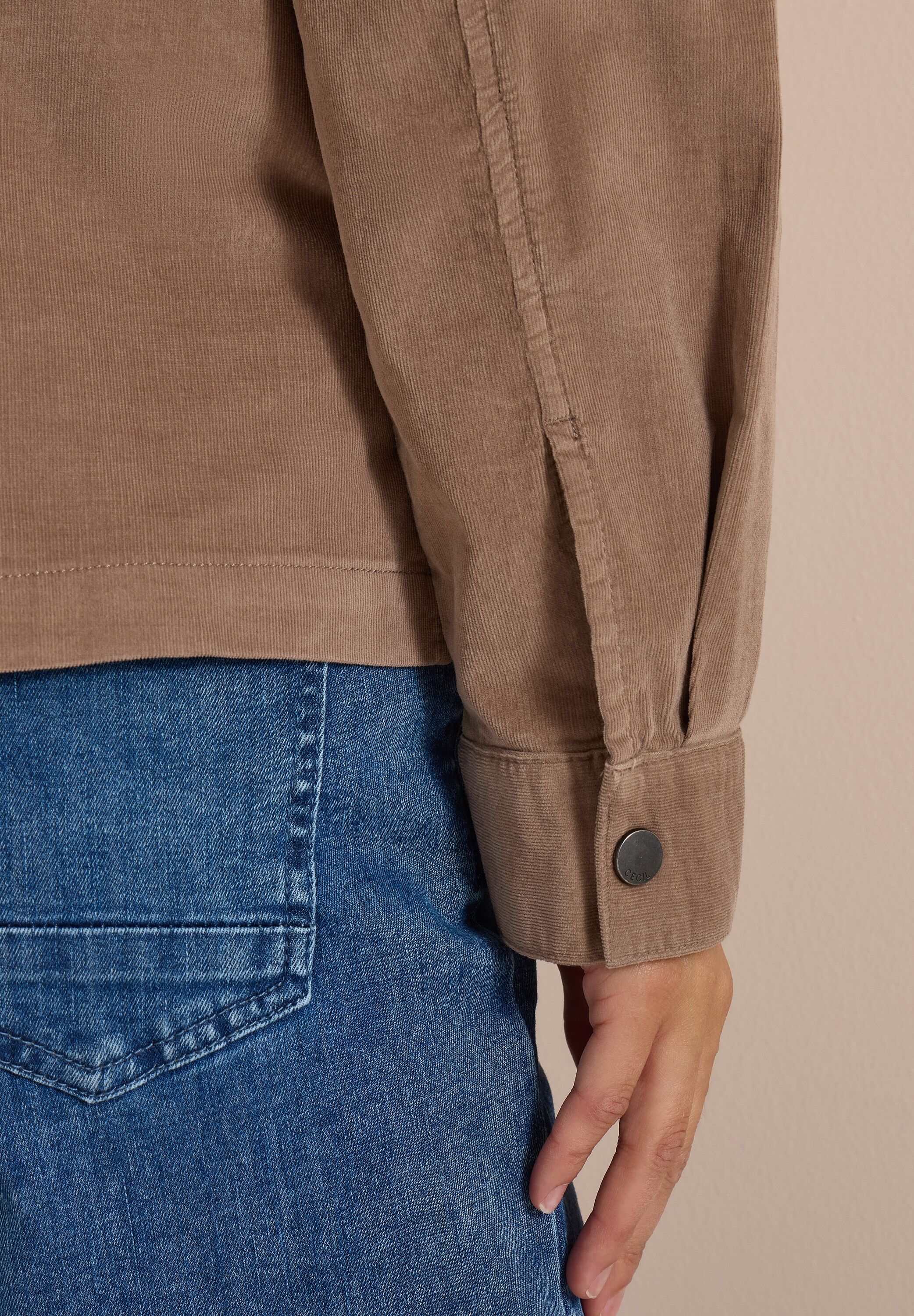 Cordjacke CECIL, Damen, Gr. S (38), braun (earthy taupe), Web, Obermaterial: 98% Baumwolle, 2% Elasthan, unifarben, hüftlang, Jacken Cordjacke, Feincord Overshirt, Baumwollmix, Brusttaschen earthy taupe S (38)