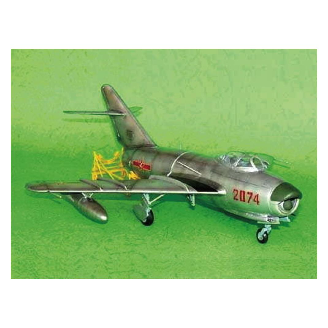 Trumpeter MiG-17 PF Fresco (02206)