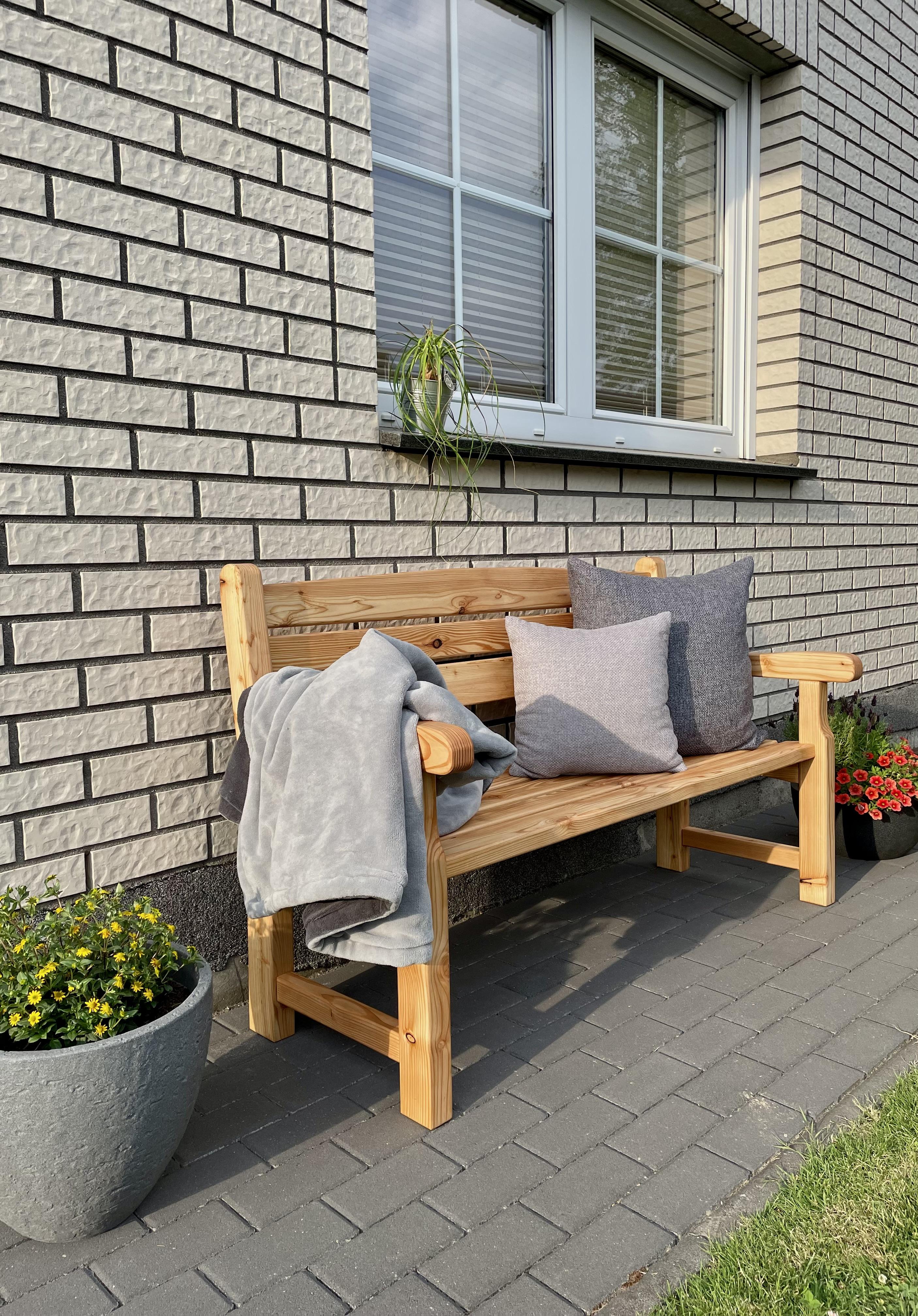 Gartenbank aus Lärchenholz | Personalisierbar mit Gravur | Holzbank wetterfest | Sitzbank für Garten & Terrasse | Handgefertigt 160 x 40 x 45 cm