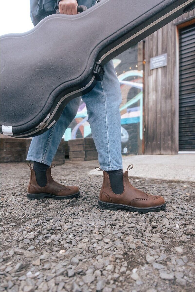 BLUNDSTONE Boots chelsea brogue en cuir 2445