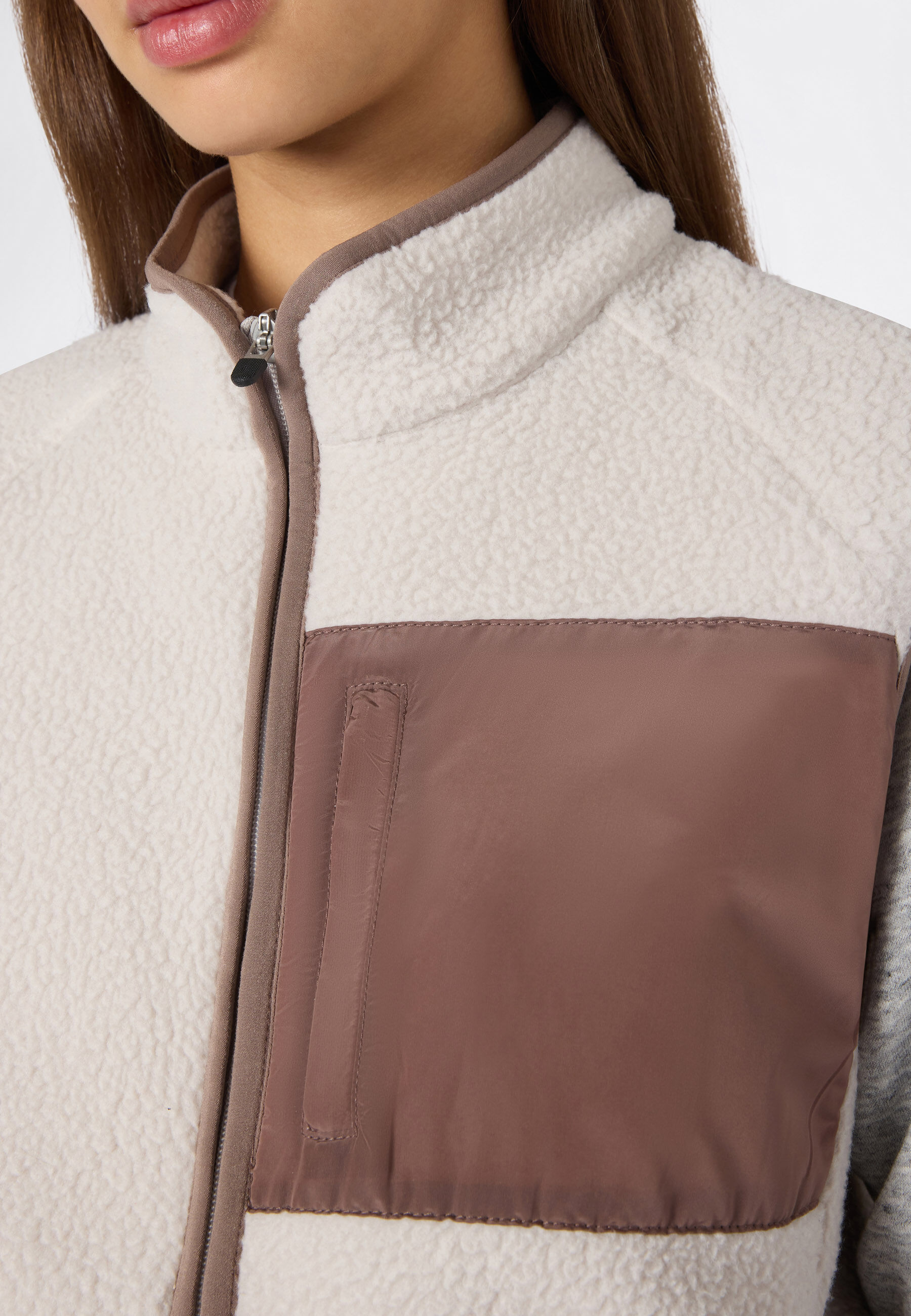 Fleeceweste CHAMPION "SPORTWEAR VEST Slim Fit Polar", Damen, Gr. L, beige (inb, dpu), Obermaterial: 100% Polyester, Westen Fleeceweste, mit sportlichem Look, als praktische Zwischenschicht einsetzbar inb, dpu L