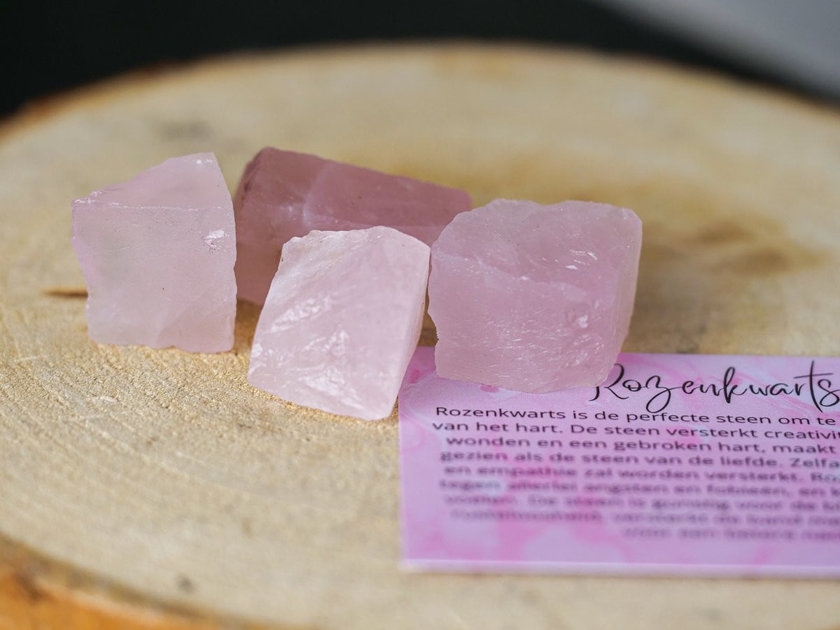 Natuurlijke Rozenkwarts ruwe steen voor spirituele healing en connectie