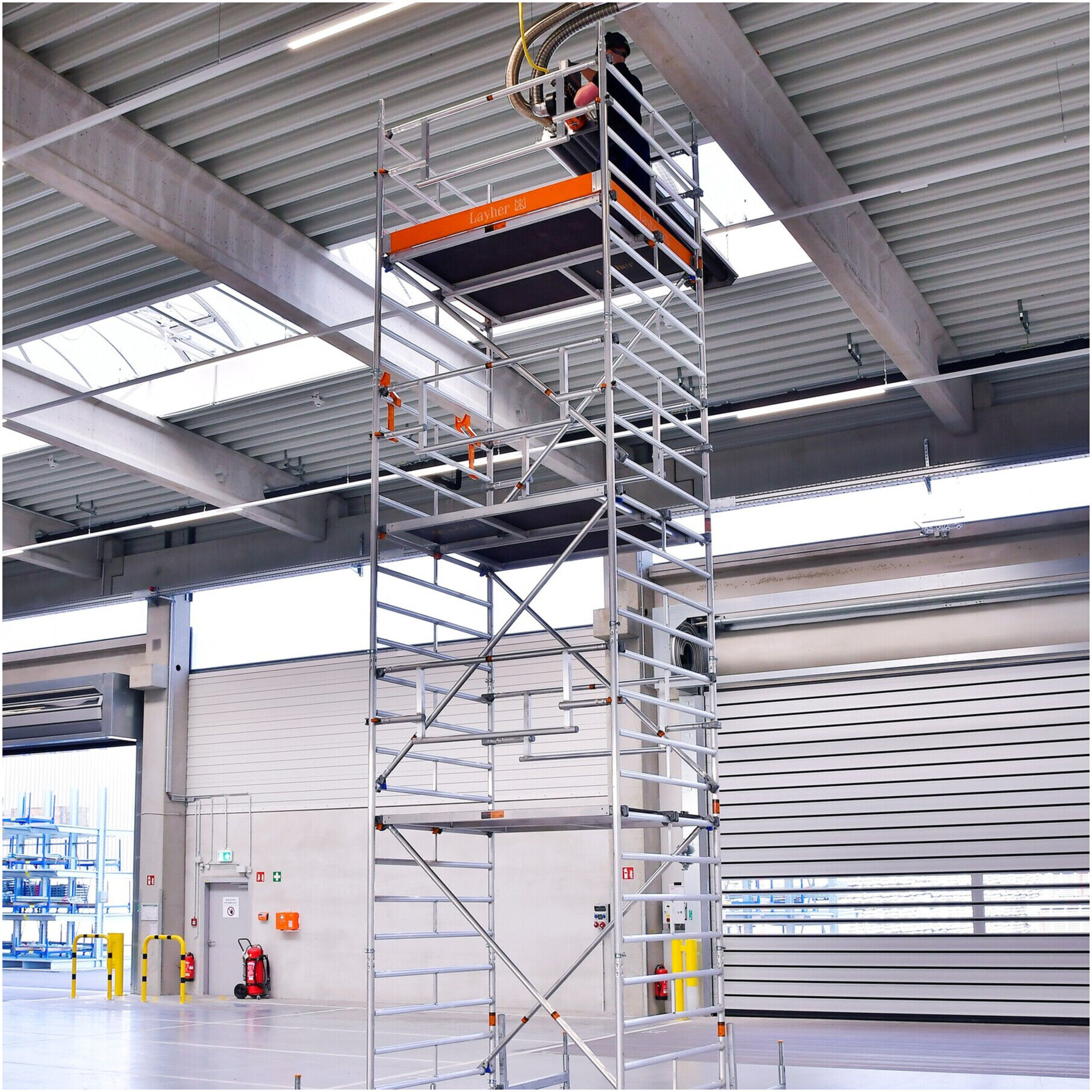 Layher Fahrgerüst Uni Kompakt P2 SAFETY PLUS Doppelgeländer 8,38m Höhe (1425008)