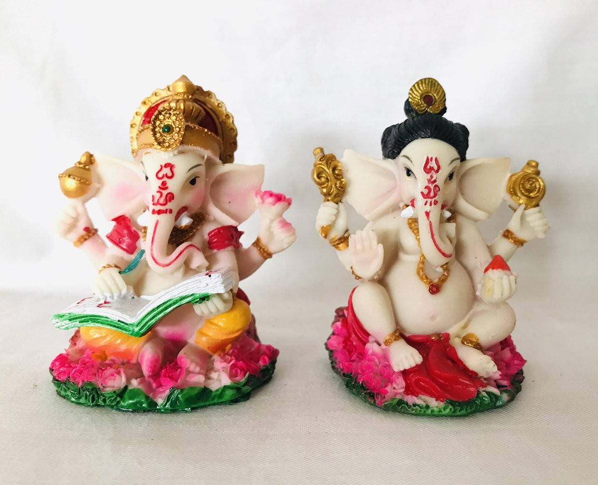 Set van 2 Ganesha beeldjes (Ganesh/Ganapati Tantra) voor op tafel, H 7,5 x B 8,5 x D 4,5 cm